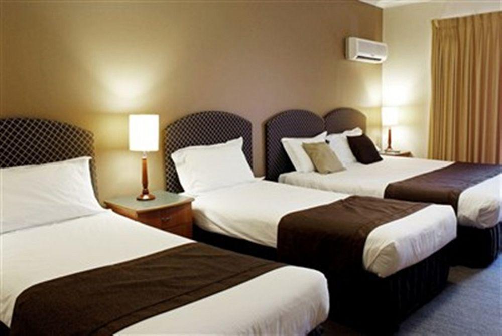 Alpha Hotel Canberra Exterior photo